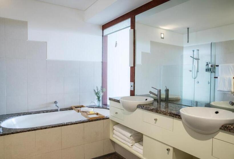 スタンダードスタジオ, Beach Suites