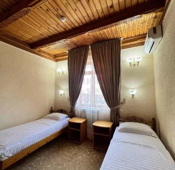 Quarto Estandar Individual, Caravan Serail