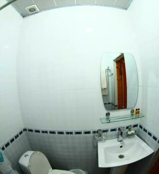 Quarto Estandar, Caravan Serail