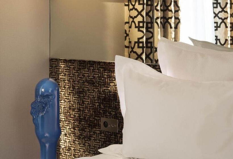 اتاق سوپریور, Dupondsmith