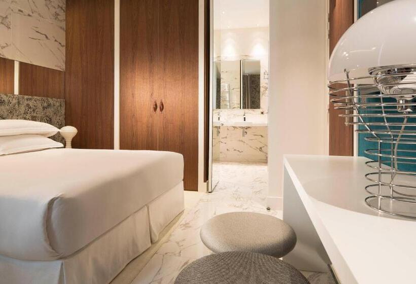 آپارتمان 2 خوابه, Dupondsmith