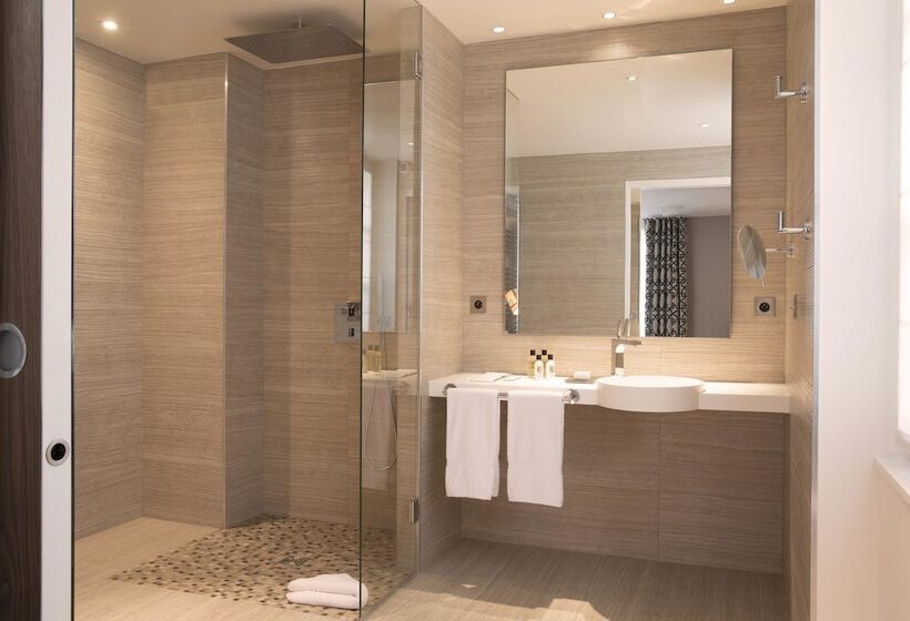 اتاق سوپریور, Dupondsmith