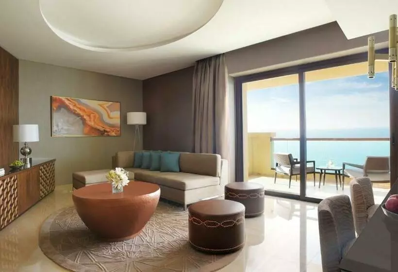 سوییت جونیور با چشمانداز دریا, Fairmont Ajman