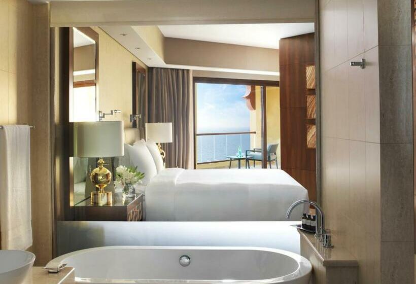 주니어 스위트 바다 전망, Fairmont Ajman