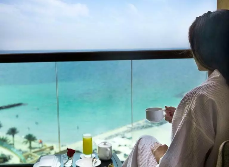 سوییت با چشمانداز دریا, Fairmont Ajman