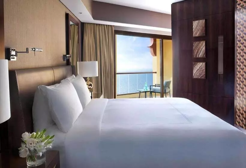 سوییت جونیور با چشمانداز دریا, Fairmont Ajman