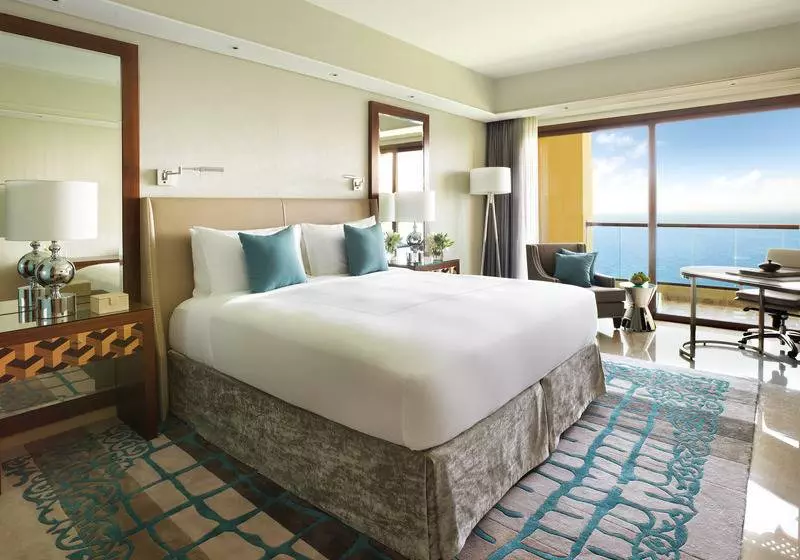 اتاق استاندارد با تخت بزرگ, Fairmont Ajman