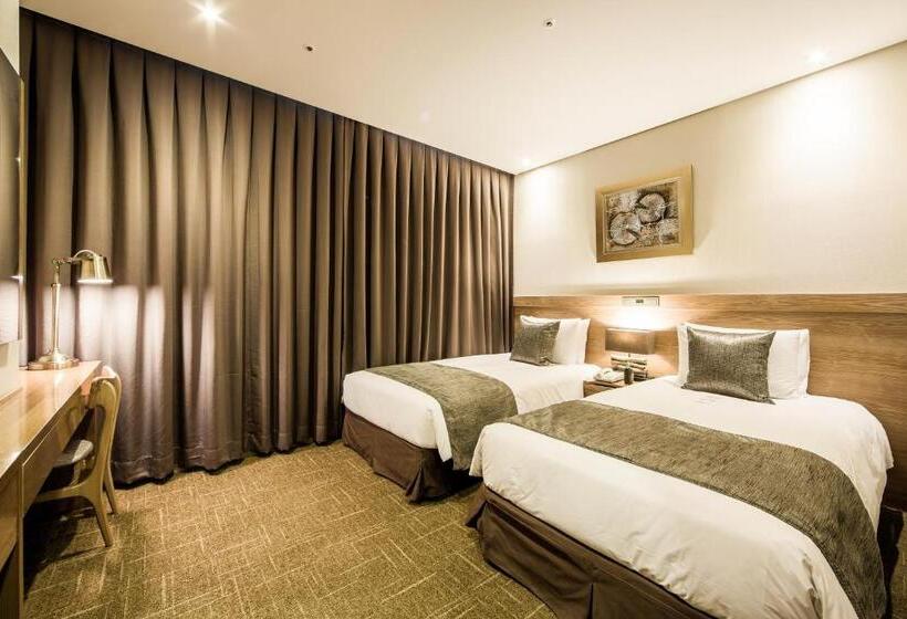 Quarto Estandar, Golden Seoul