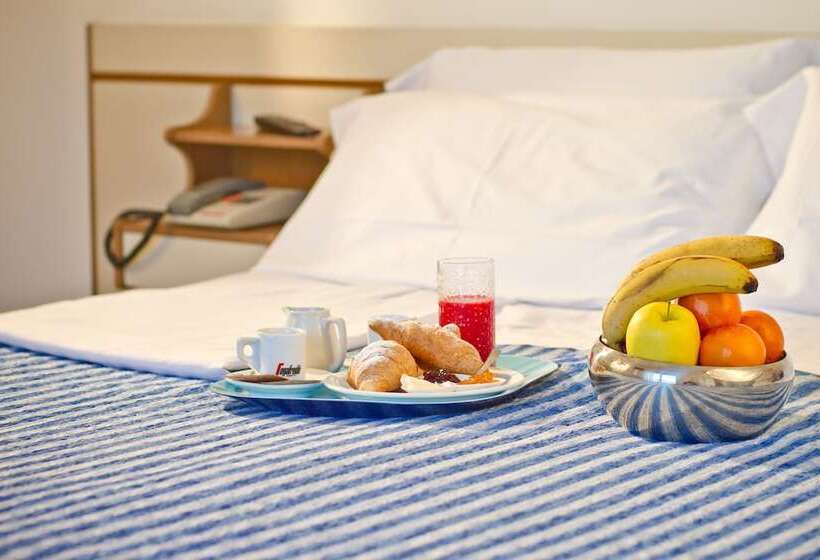 غرفة قياسية ثلاثية, Montecarlo