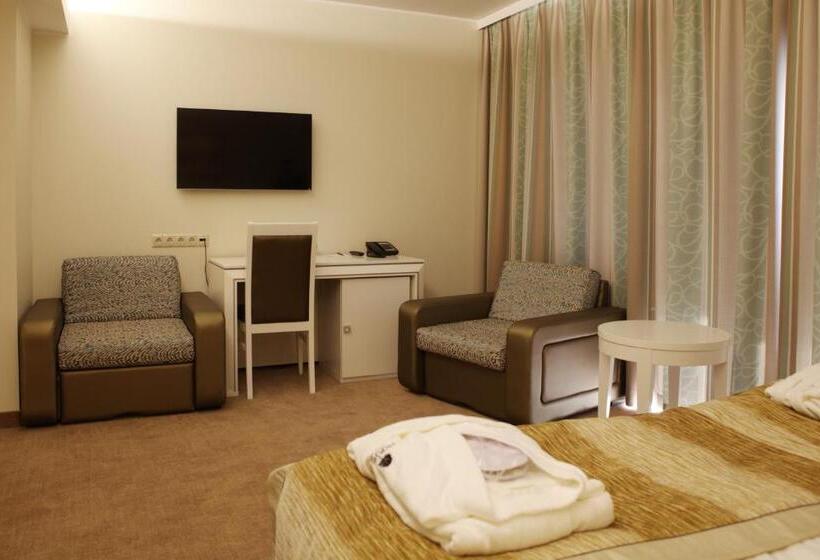 اتاق خانوادگی, Noorus Spa