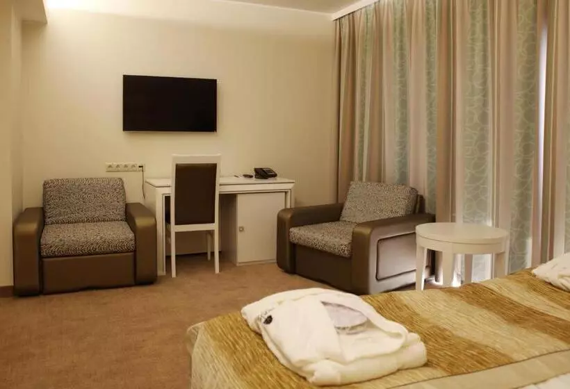 اتاق خانوادگی, Noorus Spa