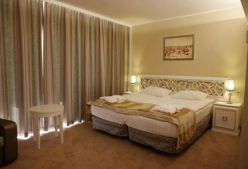 اتاق خانوادگی, Noorus Spa