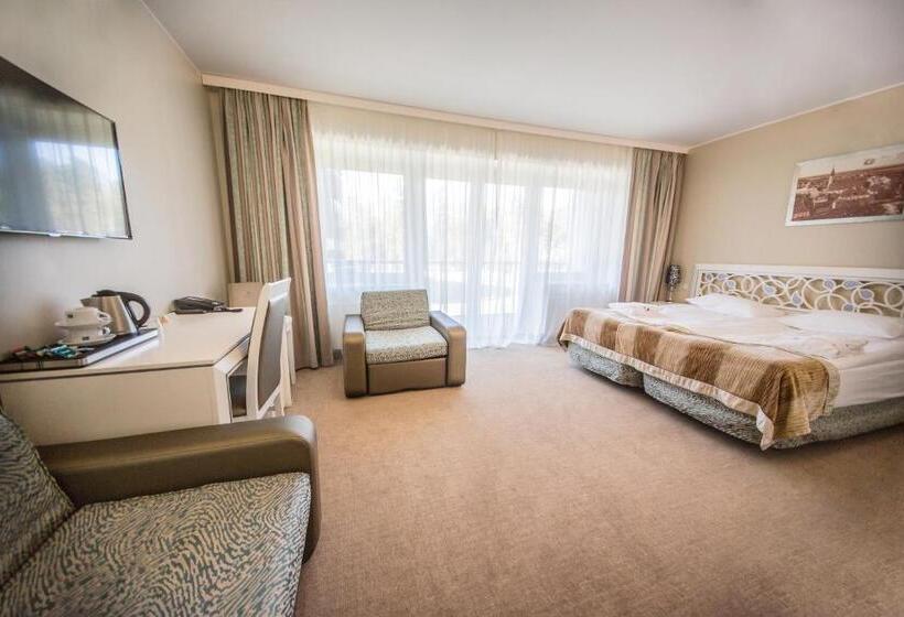 اتاق خانوادگی, Noorus Spa