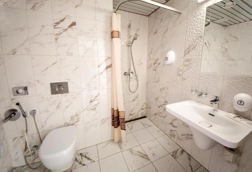 اتاق خانوادگی, Noorus Spa