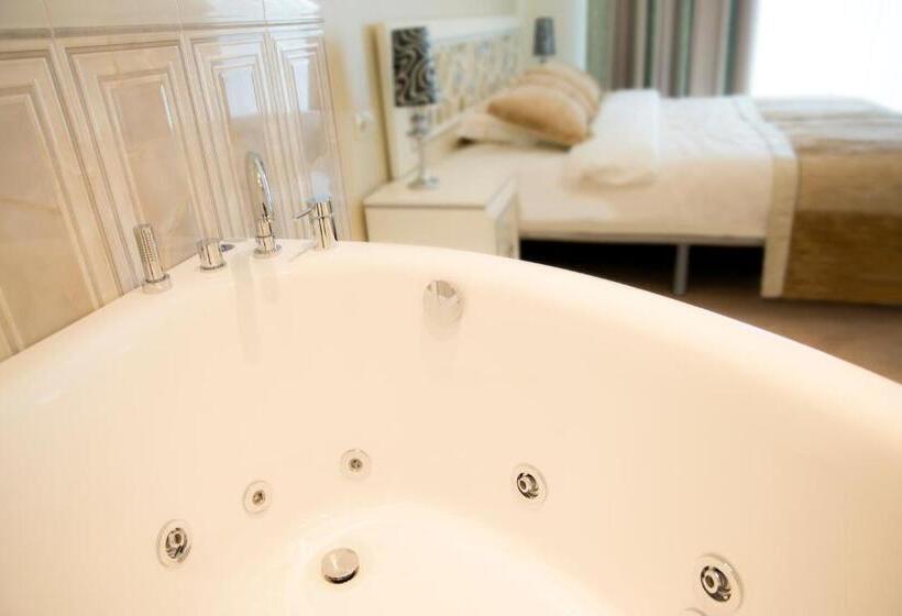 سوییت جونیور, Noorus Spa