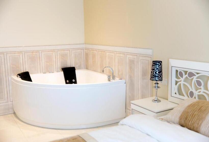 سوییت جونیور, Noorus Spa