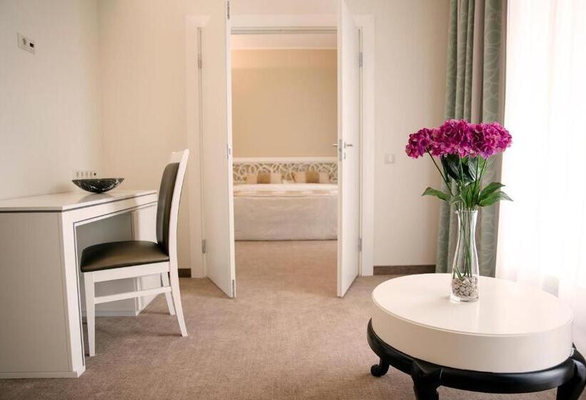 سوییت جونیور, Noorus Spa