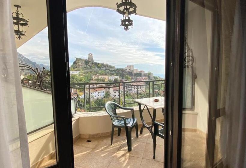 סוויטה עם ג'קוזי, Panorama Kruje View On The Castle And The Old Town