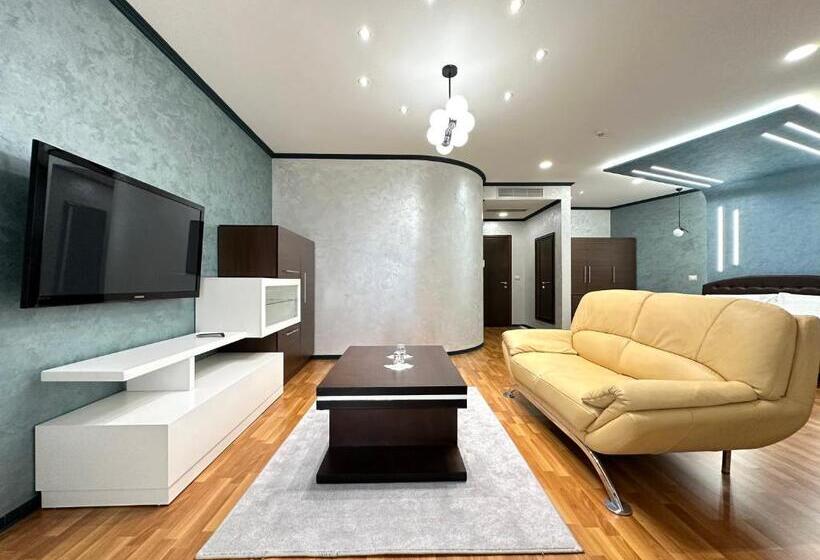 סוויטה עם ג'קוזי, Panorama Kruje View On The Castle And The Old Town