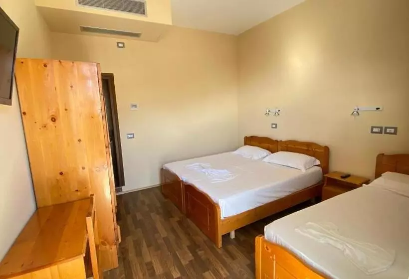 Economy Triple Room, Panorama Kruje View On The Castle And The Old Town