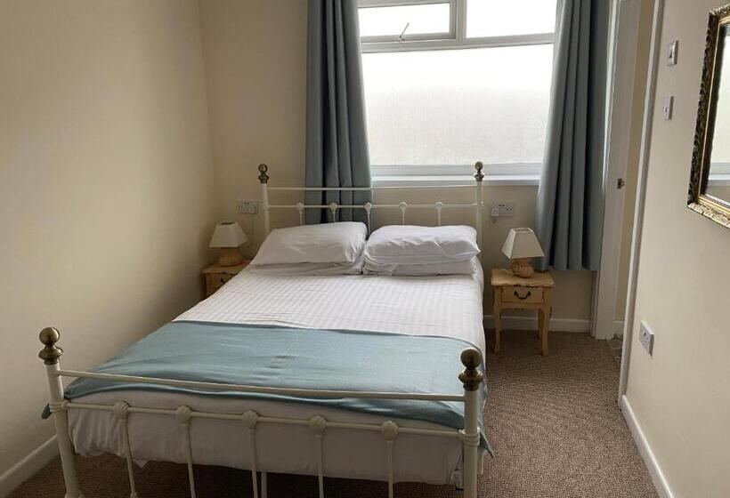 חדר משפתחתי סופריור, The Hurstmere