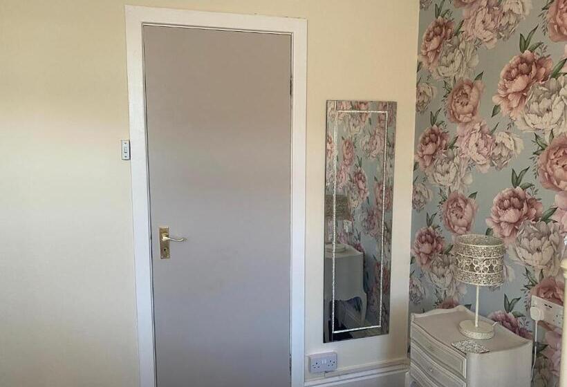 חדר קלאסי, The Hurstmere