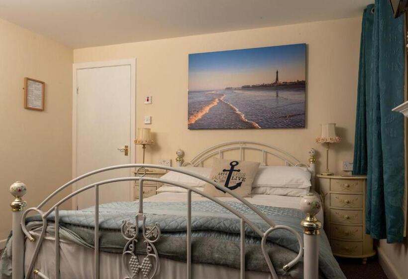 חדר משפחתי, The Hurstmere