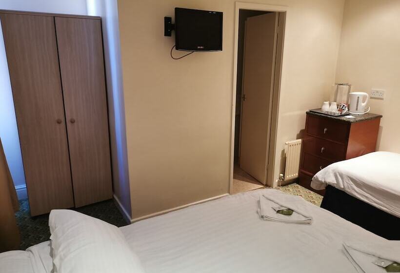 חדר משפחתי, The Oxford