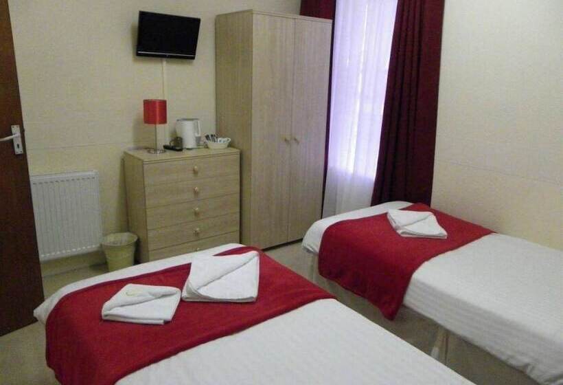 חדר משפחתי, The Oxford