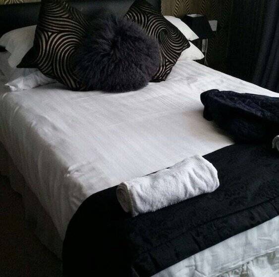 חדר סטנדרט יחיד, The Oxford