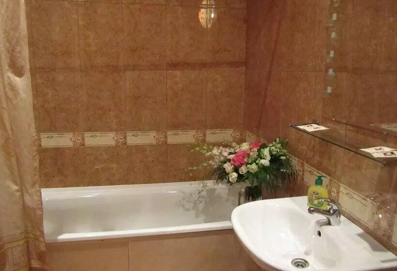 コンフォートルーム, Residence On Moika