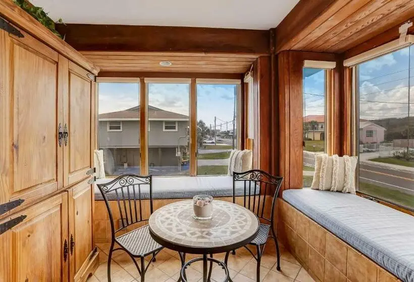 ３ベッドルームアパートメント, Oceanfront Pet Friendly Unit