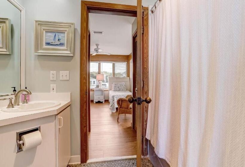 침실 3개 아파트, Oceanfront Pet Friendly Unit