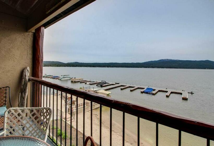 شقة غرفة واحدة, Crystal Beach