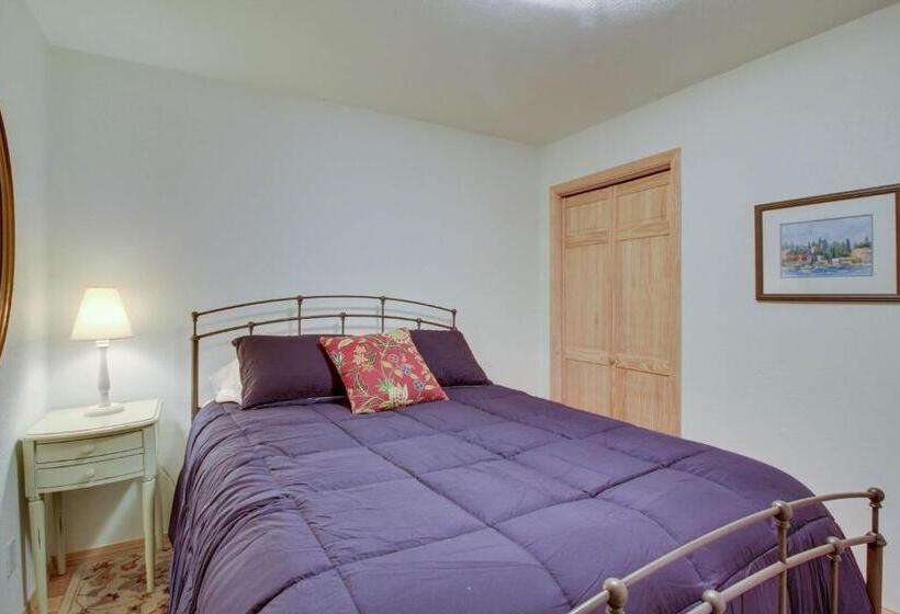 شقة غرفة واحدة, Crystal Beach