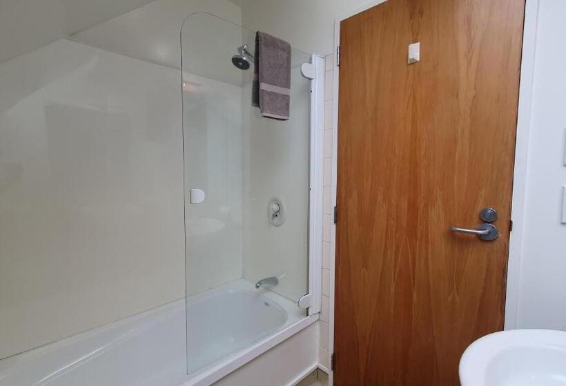 سوییت, Airways Motel