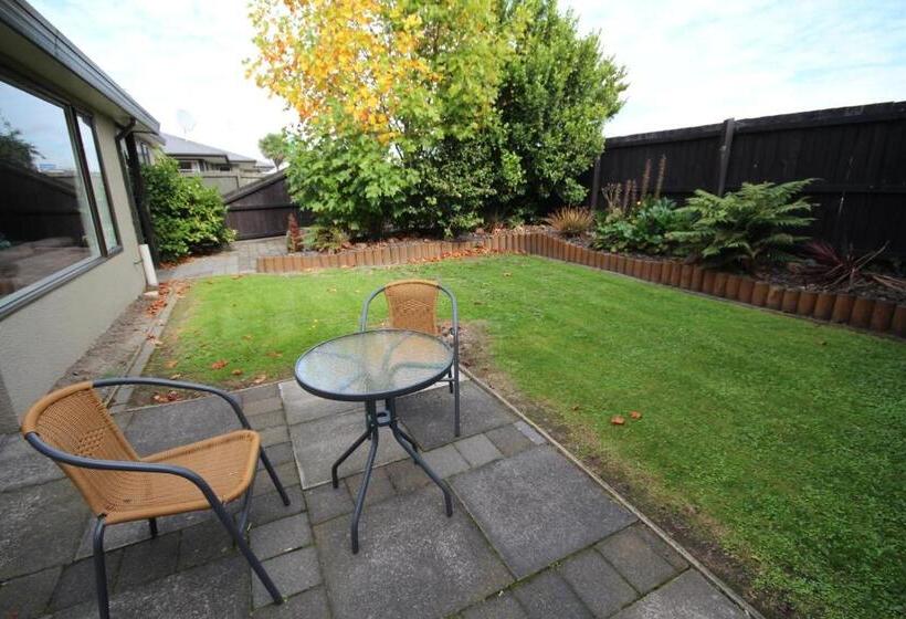 خانه 2 خوابه, Airways Motel