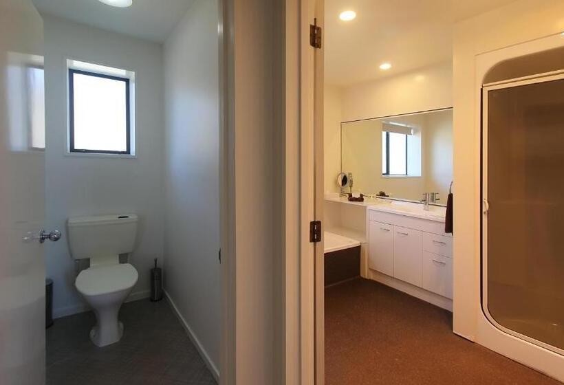 خانه 2 خوابه, Airways Motel