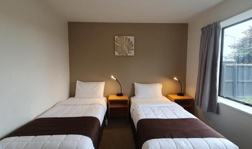 خانه 2 خوابه, Airways Motel