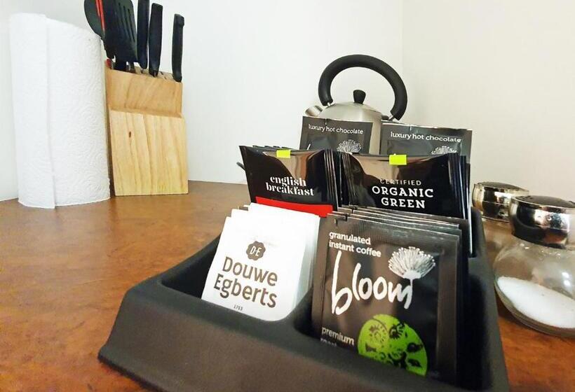 سوییت, Airways Motel