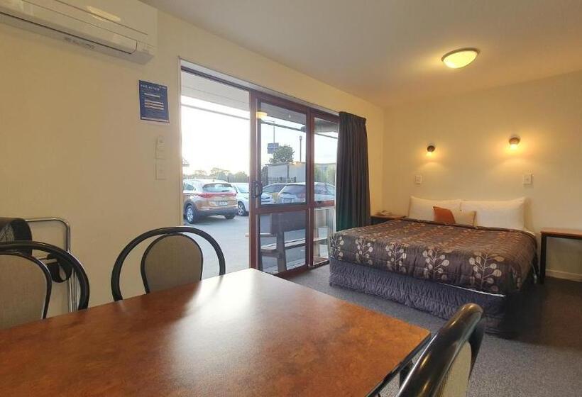 سوییت, Airways Motel