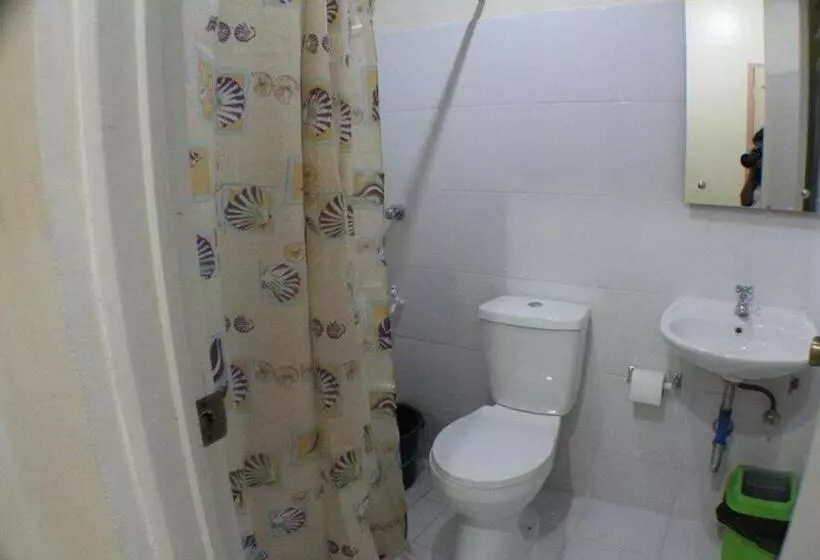 اتاق سوپریور, Constrell Pension House