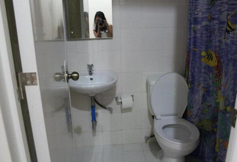 高级大房间, Constrell Pension House