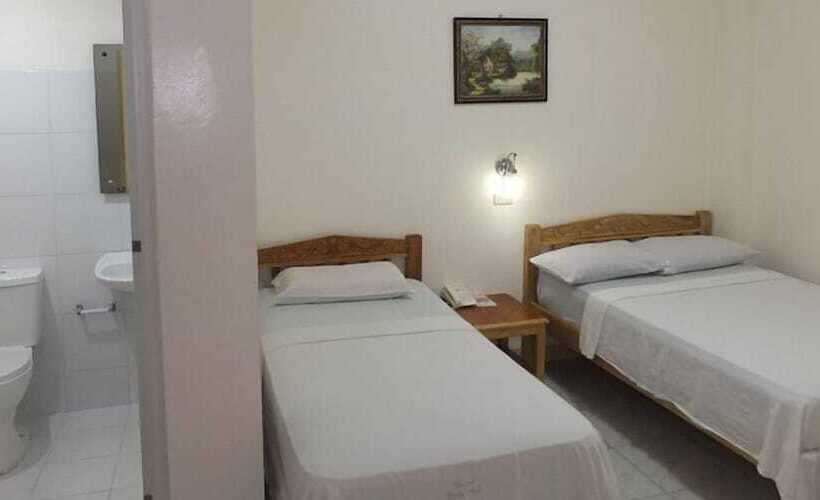 高级大房间, Constrell Pension House