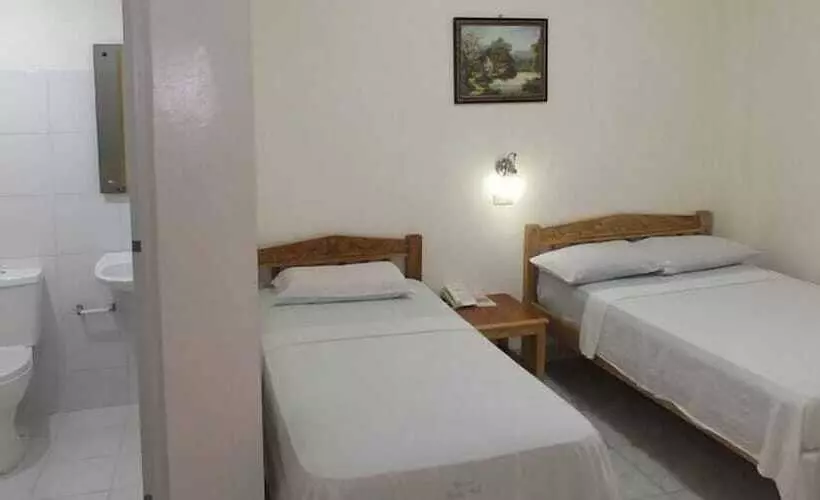 اتاق سوپریور, Constrell Pension House