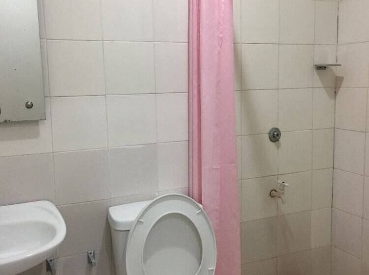 标准间, Constrell Pension House