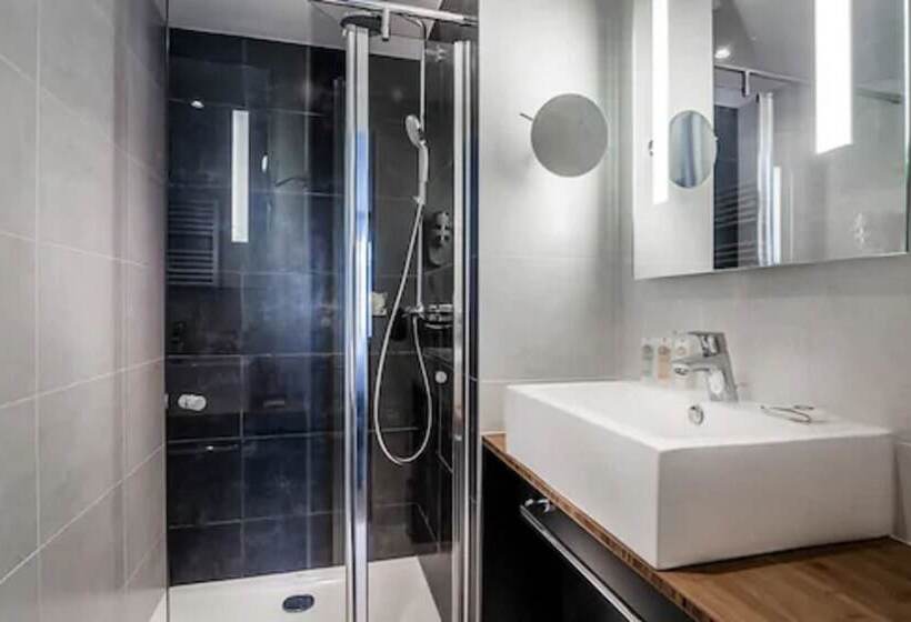 جناح, Best Western Plus Suitcase Paris La Defense