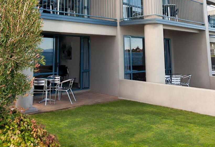 家庭间, Boulevard Waters