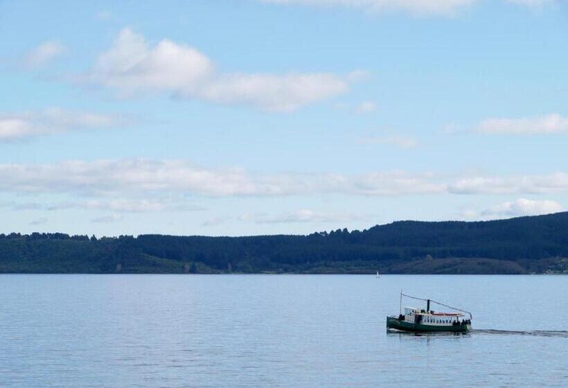 家庭间, Boulevard Waters
