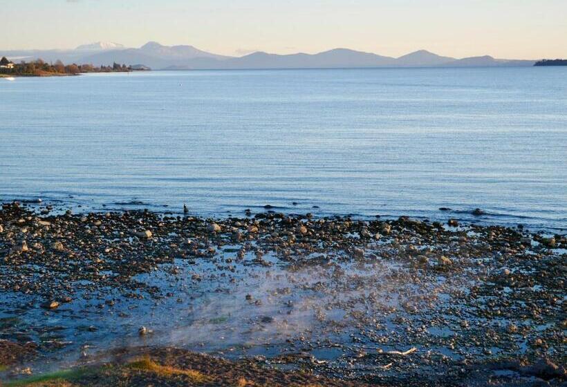 豪华工作室, Boulevard Waters